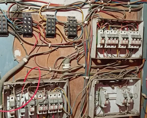 MANZOOR Electrician